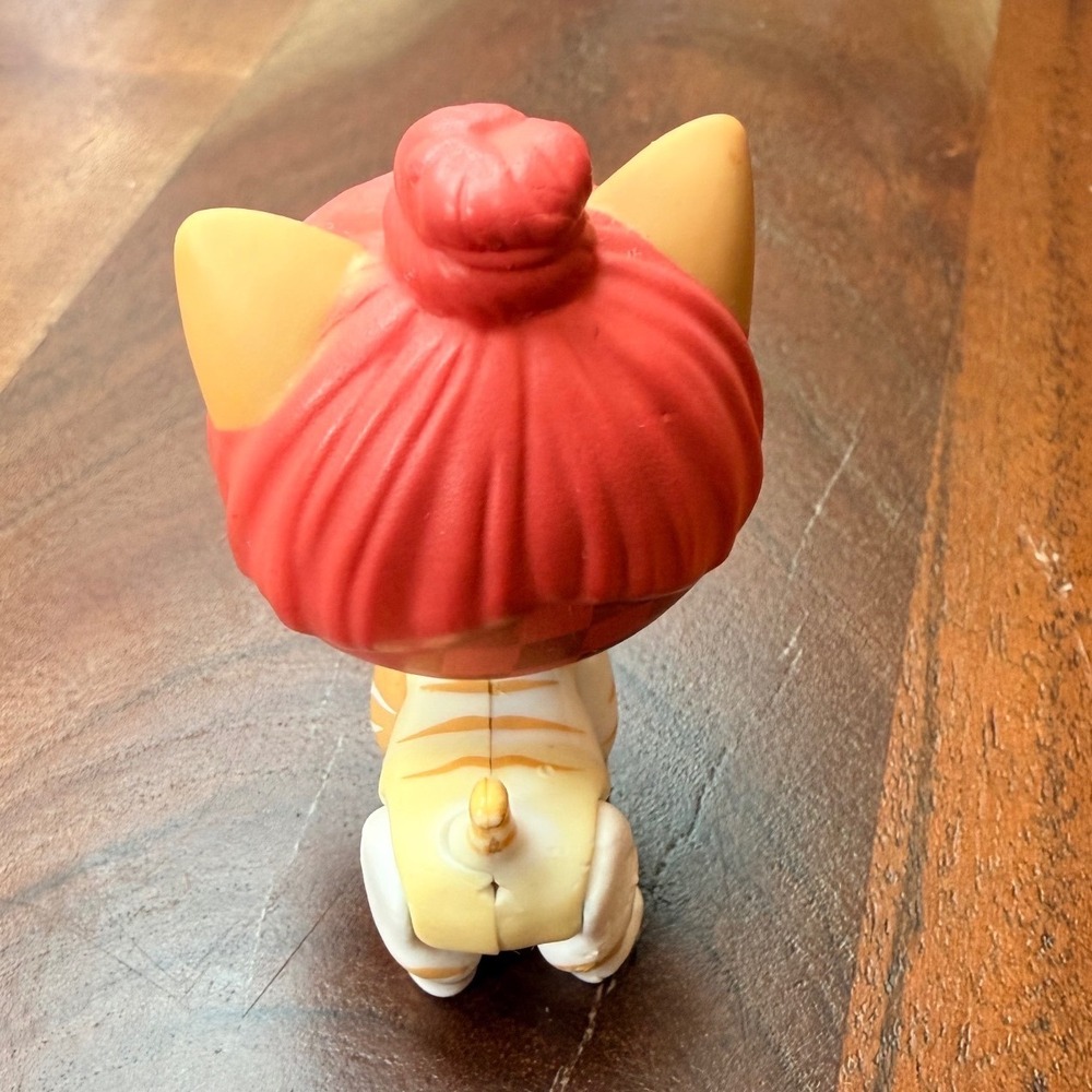 LOL Surprise Pets Eye Spy Series Kitty Bun Cat Figure Tan Pink Top Knot Bun - Picture 3 of 5